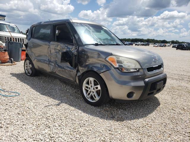 KIA SOUL + 2010 with VIN KNDJT2A22A7172465 - Photo from auction
