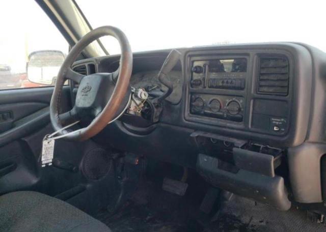 Photo 9 from auction – 2000 CHEVROLET SILVERADO with VIN 2GCEC19W2Y1156082
