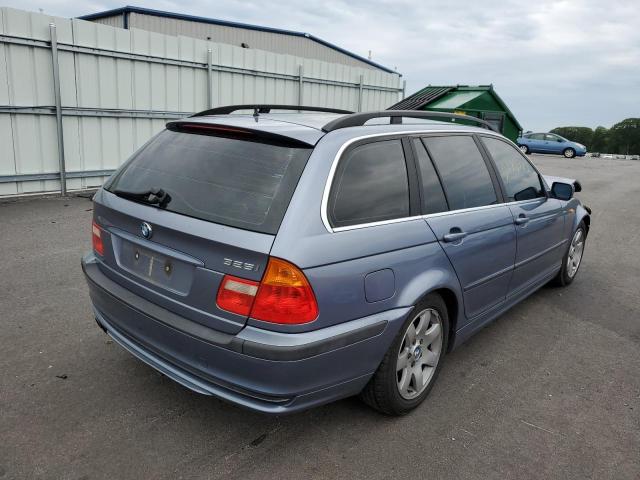 Photo 4 from auction – 2003 BMW 325 IT with VIN WBAAX13453PJ00592