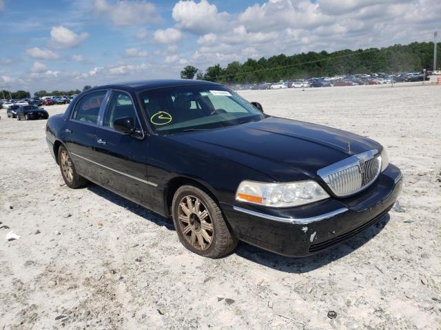 LINCOLN TOWN CAR S 2008 with VIN 2LNHM82VX8X648520 - Photo from auction