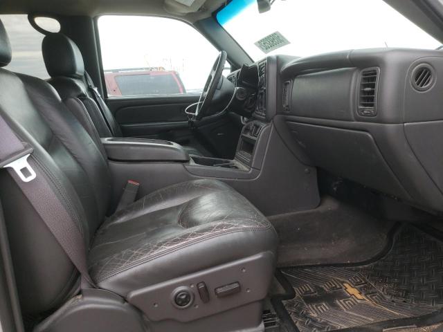 Photo 5 from auction – 2004 CHEVROLET AVALANCHE with VIN 3GNEK12T84G339644