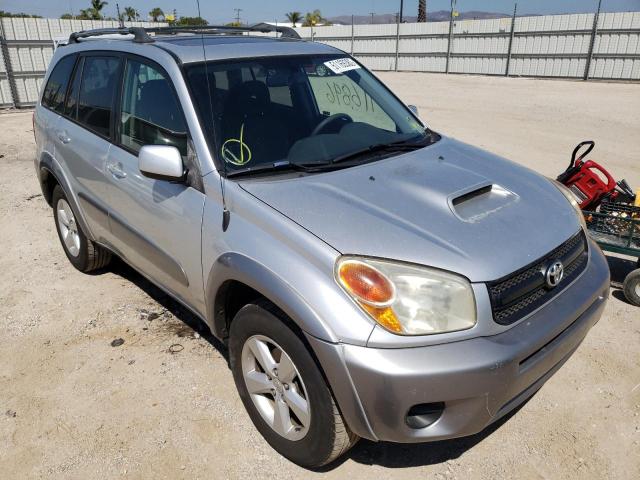 TOYOTA RAV4 2004 z numerem VIN JTEGD20V440024359 - Zdjęcie z aukcji