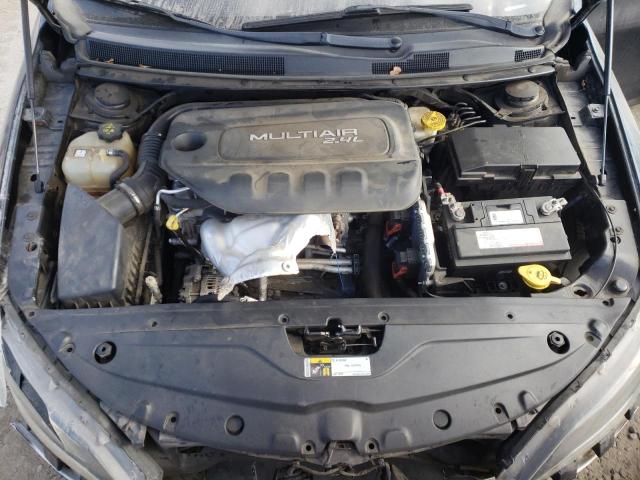 Photo 7 from auction – 2015 CHRYSLER 200 LIMITE with VIN 1C3CCCABXFN645101
