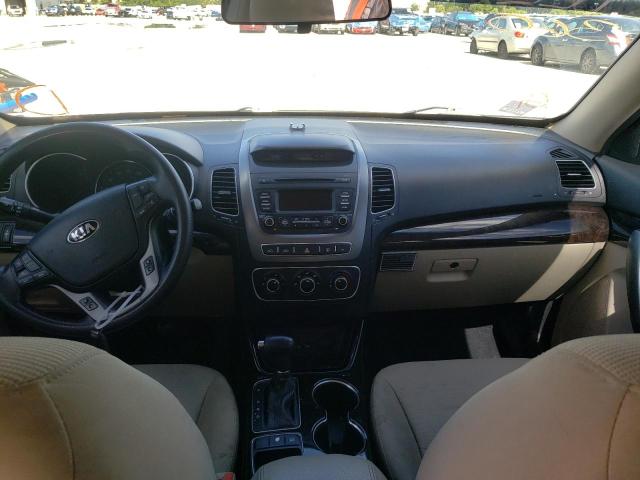 Photo 9 from auction – 2015 KIA SORENTO LX with VIN 5XYKT4A74FG636619