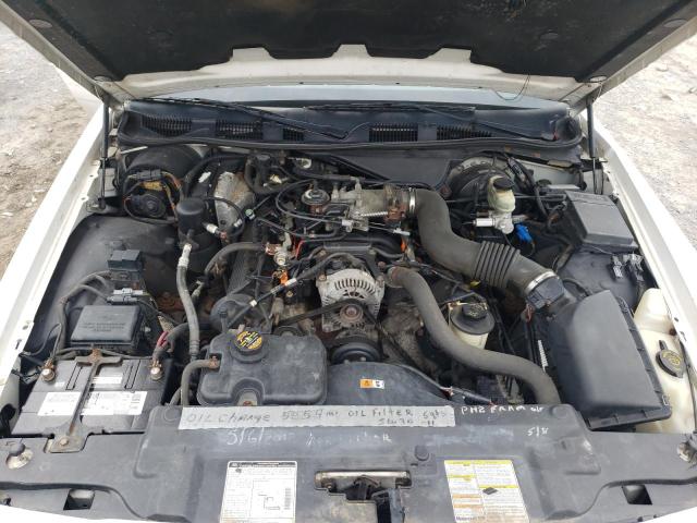 Photo 7 from auction – 2000 MERCURY GRAND MARQ with VIN 2MEFM75W6YX732911