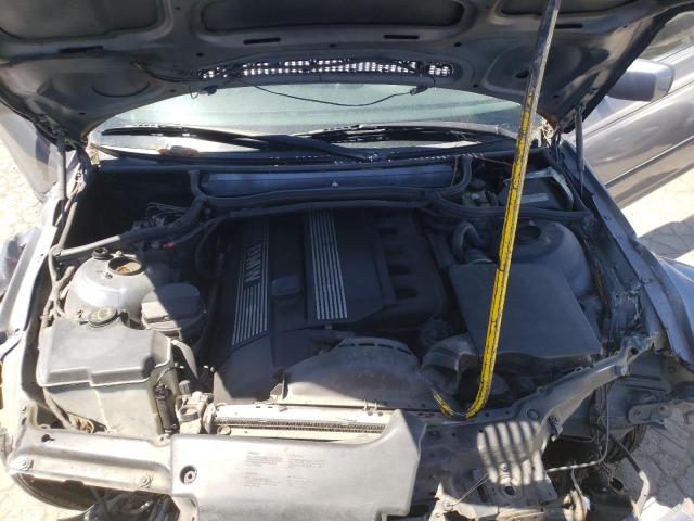 Photo 7 from auction – 2001 BMW 325 IT with VIN WBAAW33411ET40889