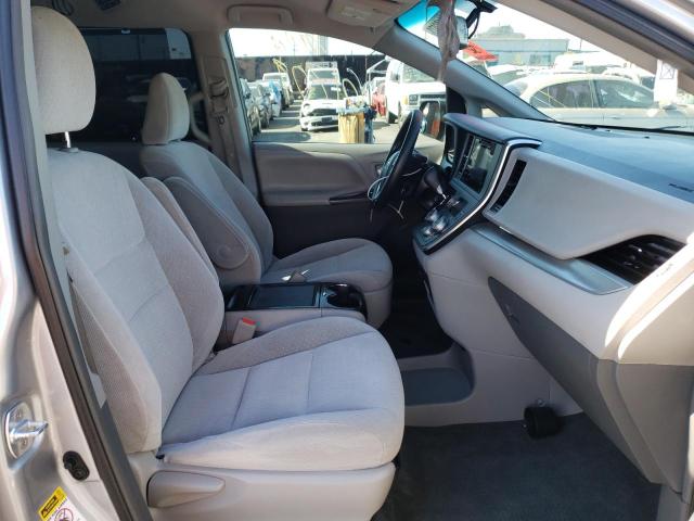Photo 5 from auction – 2017 TOYOTA SIENNA LE with VIN 5TDKZ3DC0HS795287