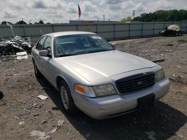 FORD CROWN VICT 2000 with VIN 2FAFP74W1YX177818 - Photo from auction