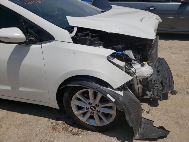 Photo 9 from auction – 2017 KIA FORTE LX with VIN 3KPFL4A70HE034530