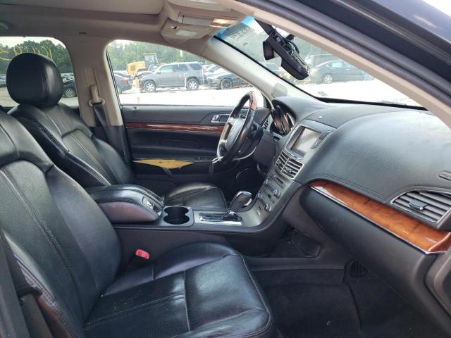 Фото 5 с аукциона – 2011 LINCOLN MKT с VIN 2LMHJ5FR5BBJ53400