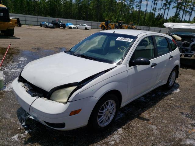 Photo 2 from auction – 2005 FORD FOCUS ZX5 with VIN 3FAFP37N45R125251