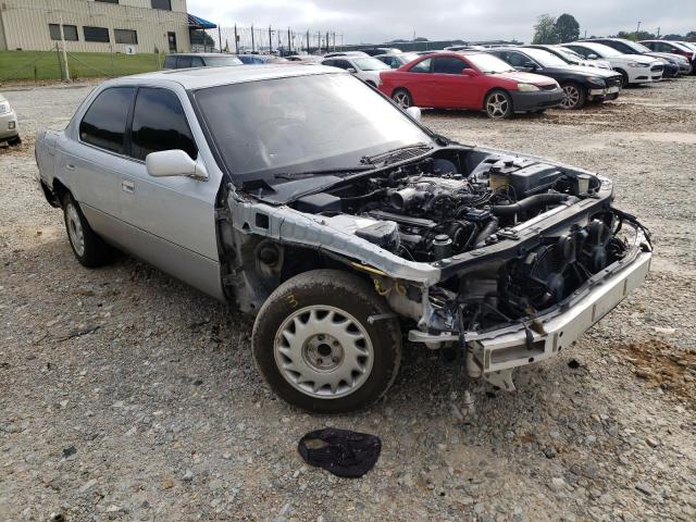 LEXUS LS 400 1992 with VIN JT8UF11E3N0117934 - Photo from auction