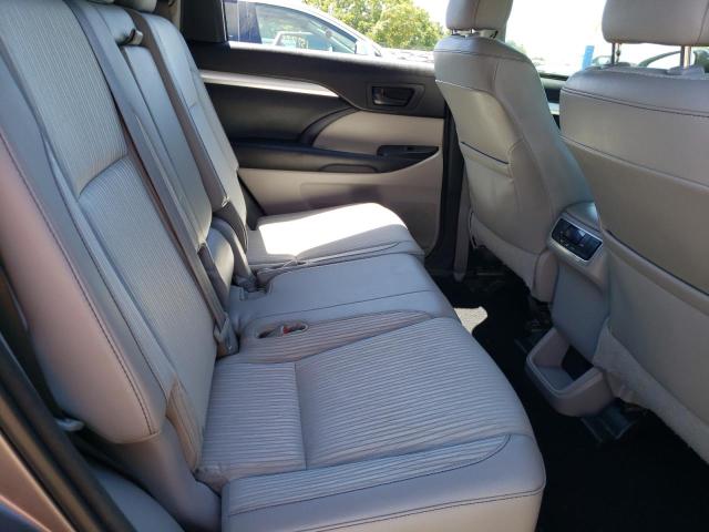 Photo 6 from auction – 2016 TOYOTA HIGHLANDER with VIN 5TDZKRFH2GS135457