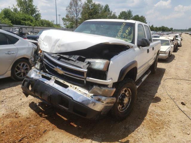 Photo 2 from auction – 2005 CHEVROLET SILVERADO with VIN 1GCHK232X5F876701