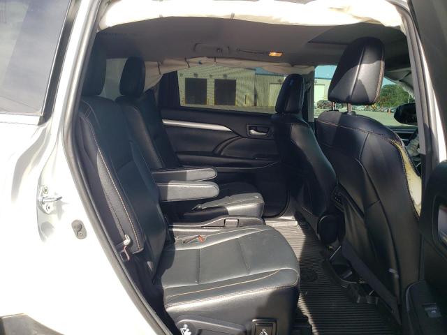 Photo 6 from auction – 2017 TOYOTA HIGHLANDER with VIN 5TDJZRFH6HS521616