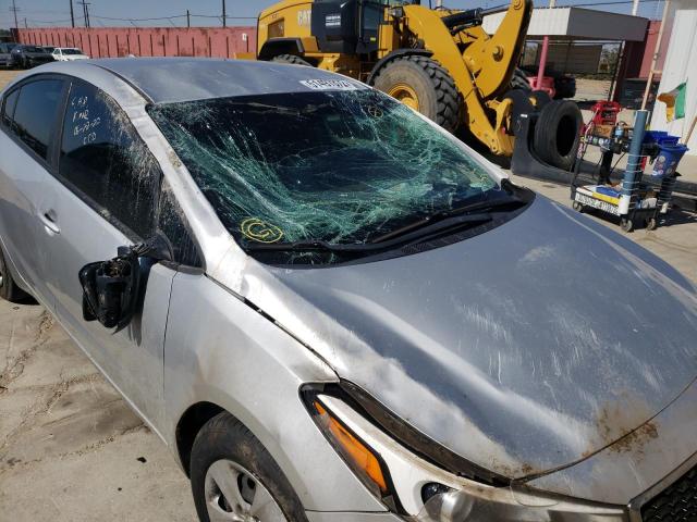 Photo 9 from auction – 2017 KIA FORTE LX with VIN 3KPFK4A76HE062075