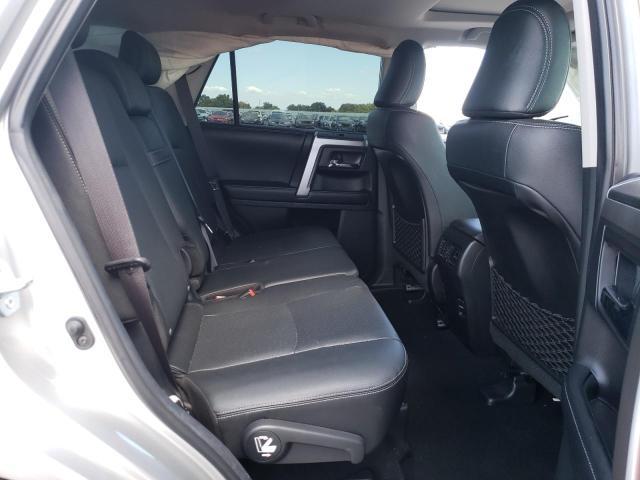 Photo 6 from auction – 2019 TOYOTA 4RUNNER SR with VIN JTEBU5JR5K5719818