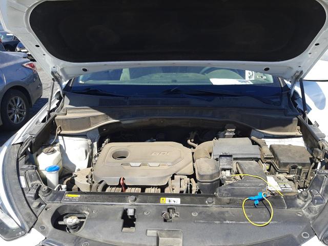 Photo 7 from auction – 2017 HYUNDAI SANTA FE S with VIN 5NMZU3LBXHH033268