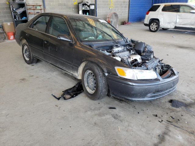 TOYOTA CAMRY CE 2000 with VIN 4T1BG22K6YU734768 - Photo from auction