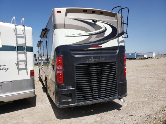 Photo 3 from auction – 2015 FREIGHTLINER CHASSIS XC with VIN 4UZAB2DT3FCGR6650