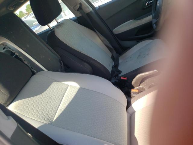 Photo 5 from auction – 2017 CHEVROLET TRAX LS with VIN KL7CJNSB9HB165628