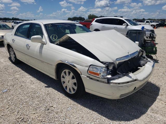 LINCOLN TOWNCAR 2004 with VIN 1LNHM83W24Y636203 - Photo from auction