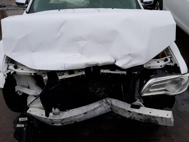 Photo 7 from auction – 2016 CHRYSLER 300C with VIN 2C3CCAKG1GH170799