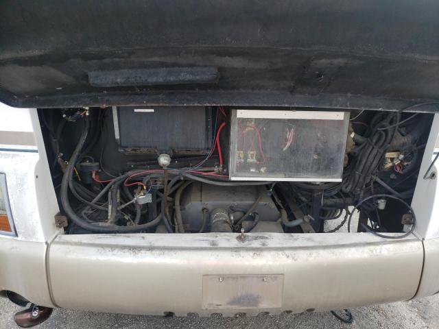 Photo 9 from auction – 2000 FREIGHTLINER MCL MOTORH with VIN 4UZ6XJCA3YCG76743