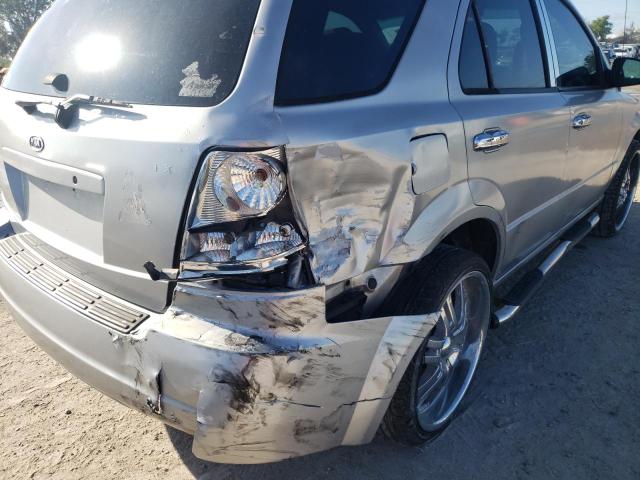 Photo 9 from auction – 2004 KIA SORENTO EX with VIN KNDJD733245323563