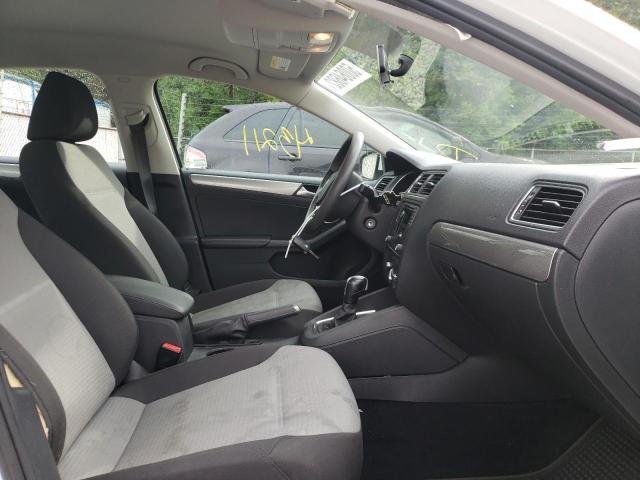 Photo 5 from auction – 2017 VOLKSWAGEN JETTA S with VIN 3VW2B7AJ6HM334199