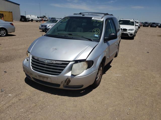 Photo 2 from auction – 2005 CHRYSLER TOWN & COU with VIN 2C4GP54L95R390749