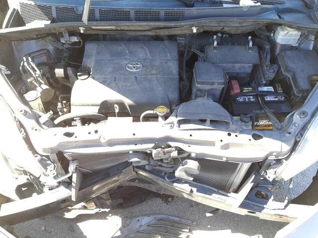 Photo 7 from auction – 2014 TOYOTA SIENNA XLE with VIN 5TDYK3DC2ES506257