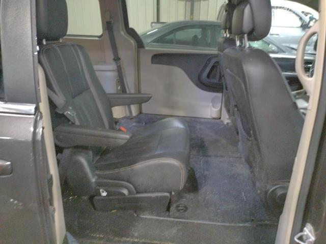 Photo 6 from auction – 2016 CHRYSLER TOWN & COU with VIN 2C4RC1BG3GR205231