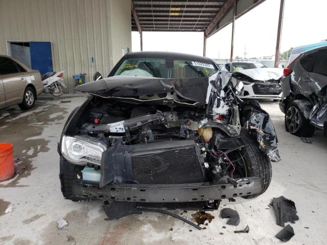Photo 9 from auction – 2018 CHRYSLER 300 LIMITE with VIN 2C3CCAKG8JH177515