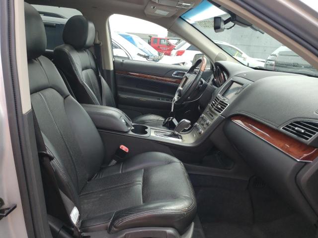Photo 5 from auction – 2011 LINCOLN MKT with VIN 2LMHJ5AR6BBJ51310