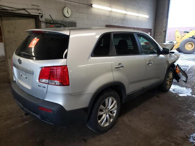 Photo 4 from auction – 2011 KIA SORENTO EX with VIN 5XYKU4A2XBG009872