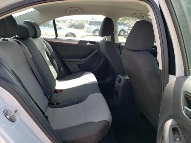 Photo 6 from auction – 2017 VOLKSWAGEN JETTA S with VIN 3VW2B7AJ9HM307417