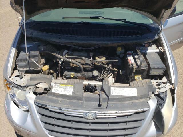 Photo 7 from auction – 2005 CHRYSLER TOWN & COU with VIN 2C4GP54L95R390749