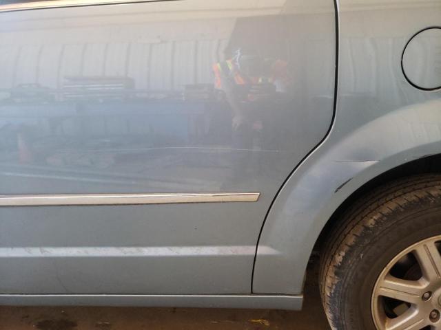 Photo 9 from auction – 2010 CHRYSLER TOWN & COU with VIN 2A4RR5D13AR415165