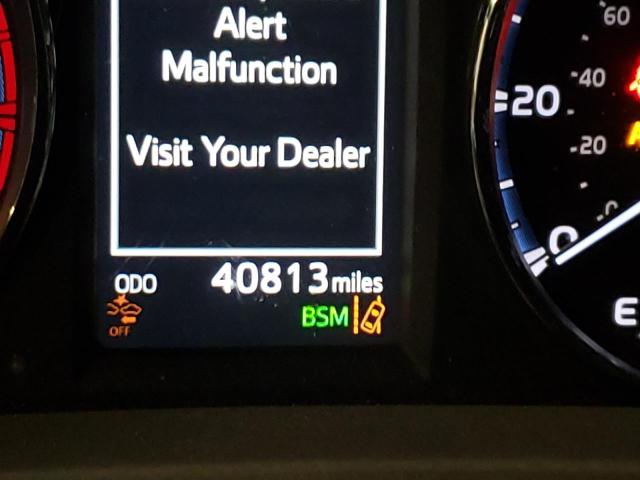 Photo 8 from auction – 2017 TOYOTA RAV4 LIMIT with VIN 2T3DFREV8HW629750