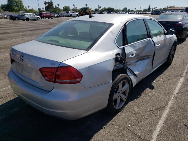 Photo 4 from auction – 2015 VOLKSWAGEN PASSAT S with VIN 1VWAT7A39FC099189