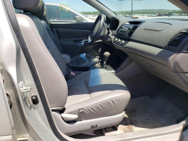 Photo 5 from auction – 2005 TOYOTA CAMRY LE with VIN 4T1BE32K95U005123