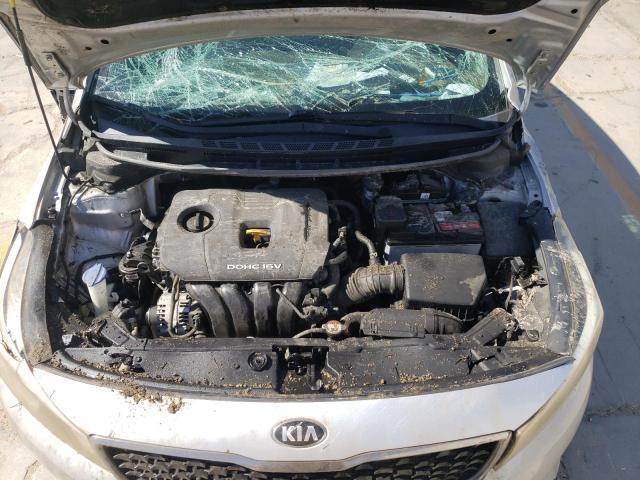 Photo 7 from auction – 2017 KIA FORTE LX with VIN 3KPFK4A76HE062075