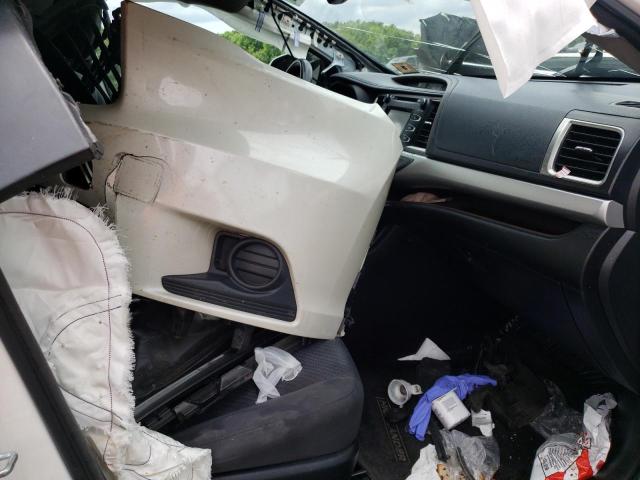 Photo 5 from auction – 2015 TOYOTA HIGHLANDER with VIN 5TDBKRFH4FS183431