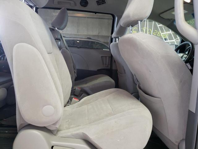 Photo 6 from auction – 2015 TOYOTA SIENNA LE with VIN 5TDKK3DC5FS562782