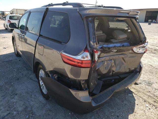 Photo 3 from auction – 2017 TOYOTA SIENNA XLE with VIN 5TDYZ3DC5HS826639