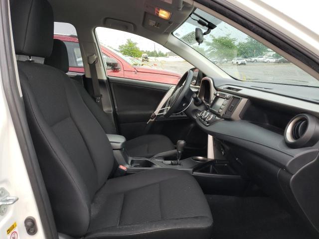 Photo 5 from auction – 2015 TOYOTA RAV4 LE with VIN JTMBFREV6FJ046662