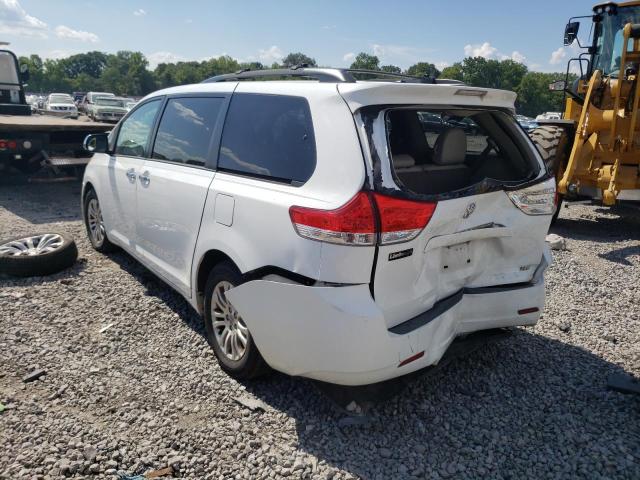 Photo 3 from auction – 2013 TOYOTA SIENNA XLE with VIN 5TDYK3DC8DS386625