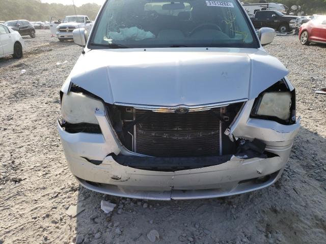 Photo 9 from auction – 2010 CHRYSLER TOWN & COU with VIN 2A4RR5D16AR176324