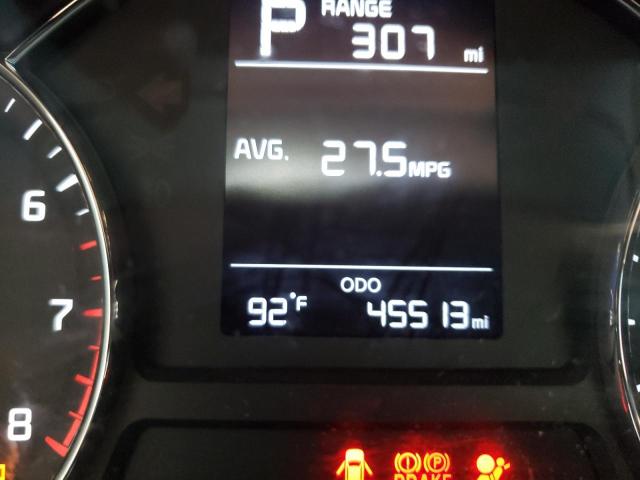 Photo 8 from auction – 2017 KIA FORTE LX with VIN 3KPFK4A75HE076730